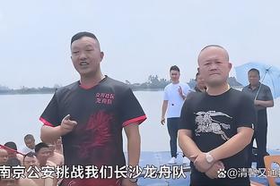 加纳乔被抱摔没判？滕哈赫：我都习惯了，整个赛季都这样